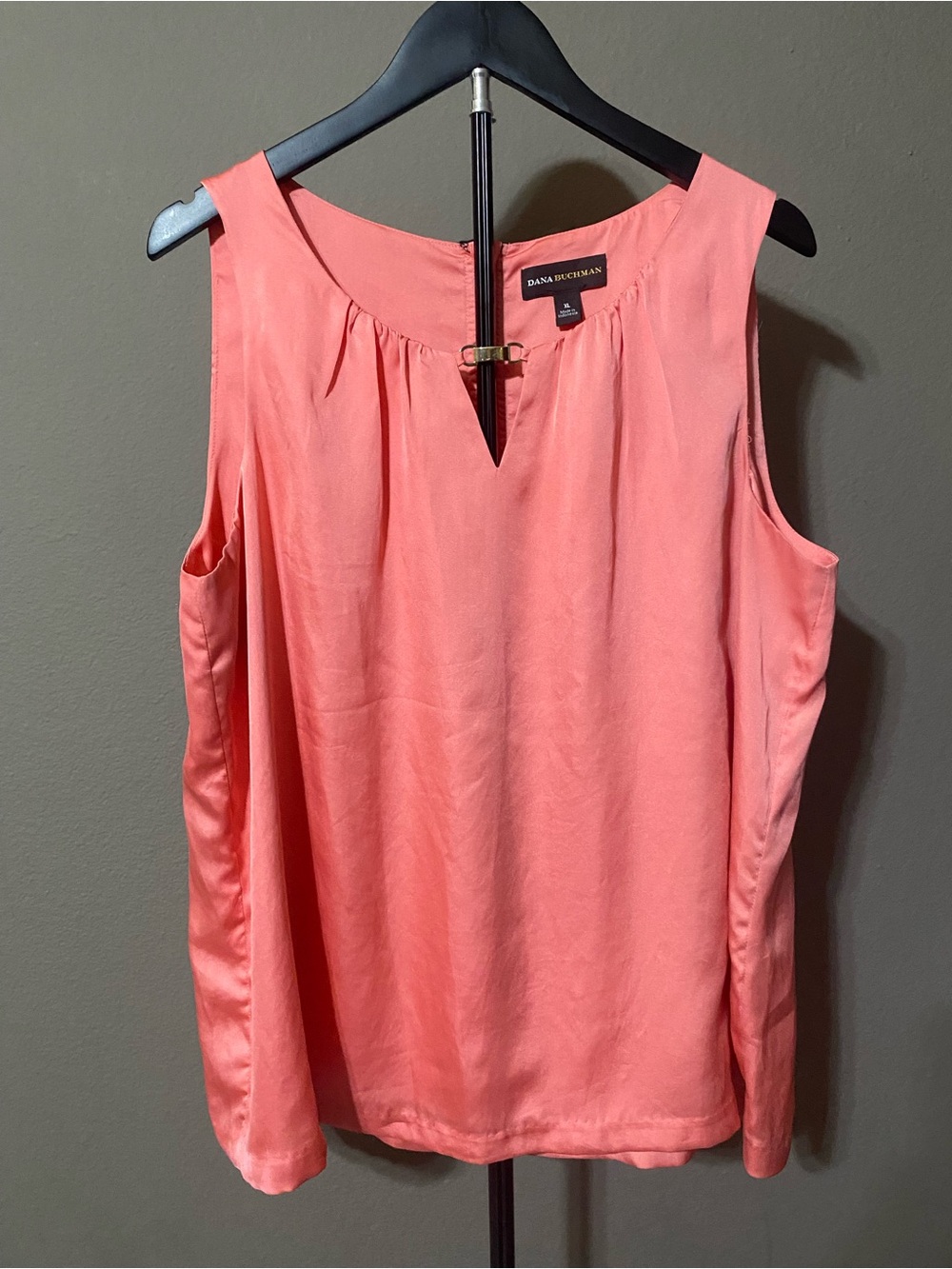 Dana Buchman Sleeveless Coral Split Neck Blouse Hardware Accent Womens XL